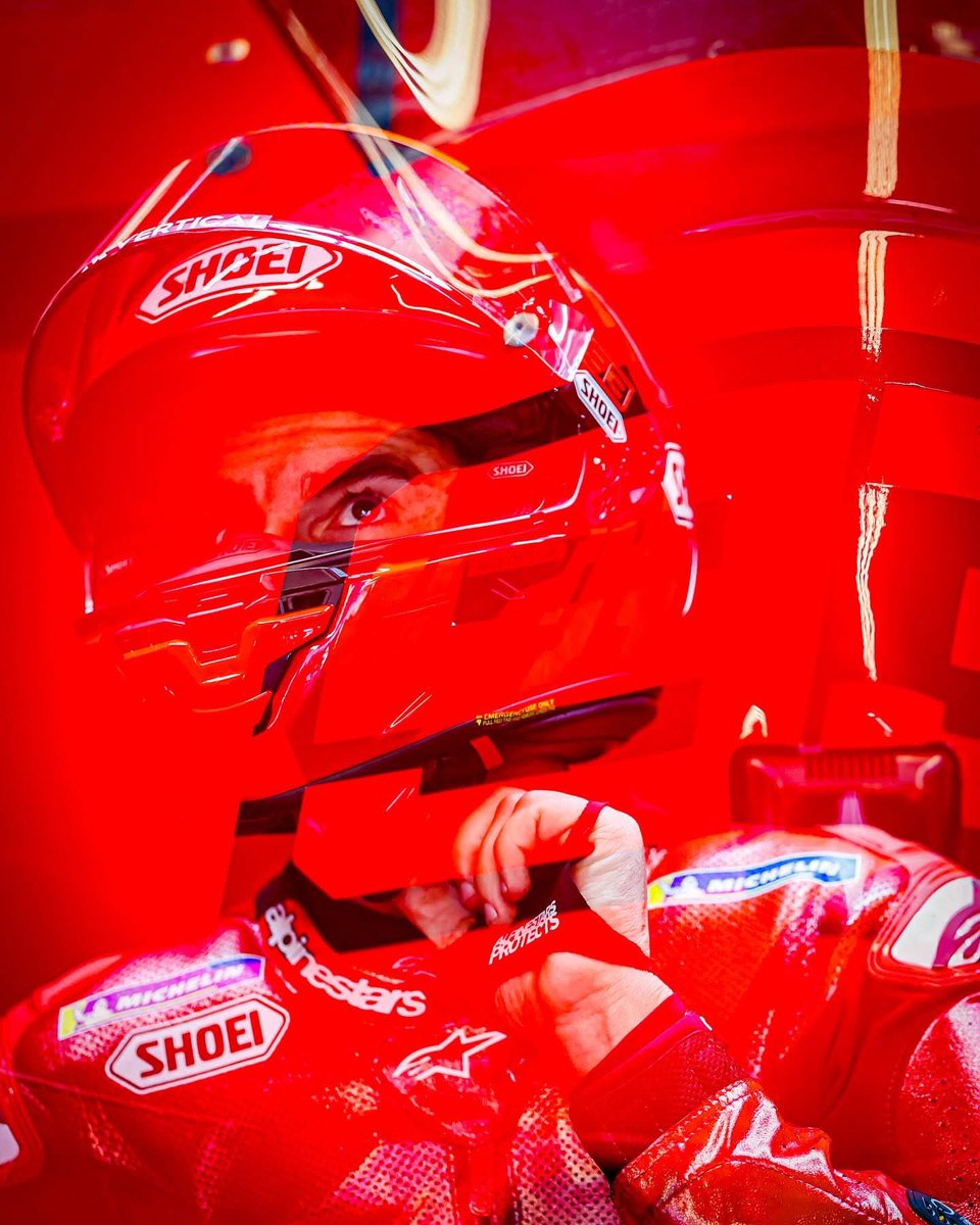 <a href="/Jesus_Robledo/">Jesús Robledo</a> captures the #TodoAlRojo concept with perfection.

❤️‍🔥🐜