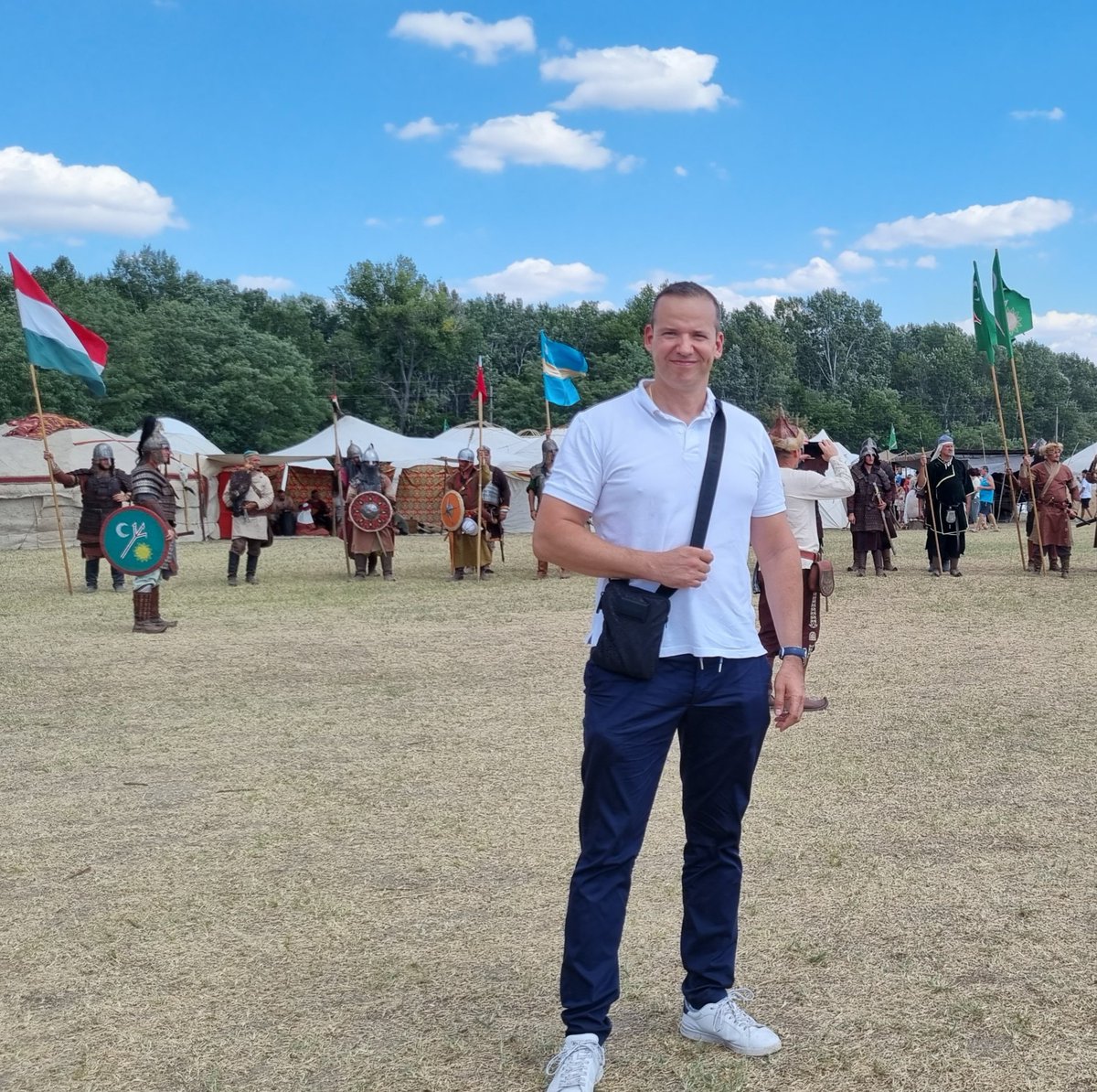 Toroczkai László tweet media