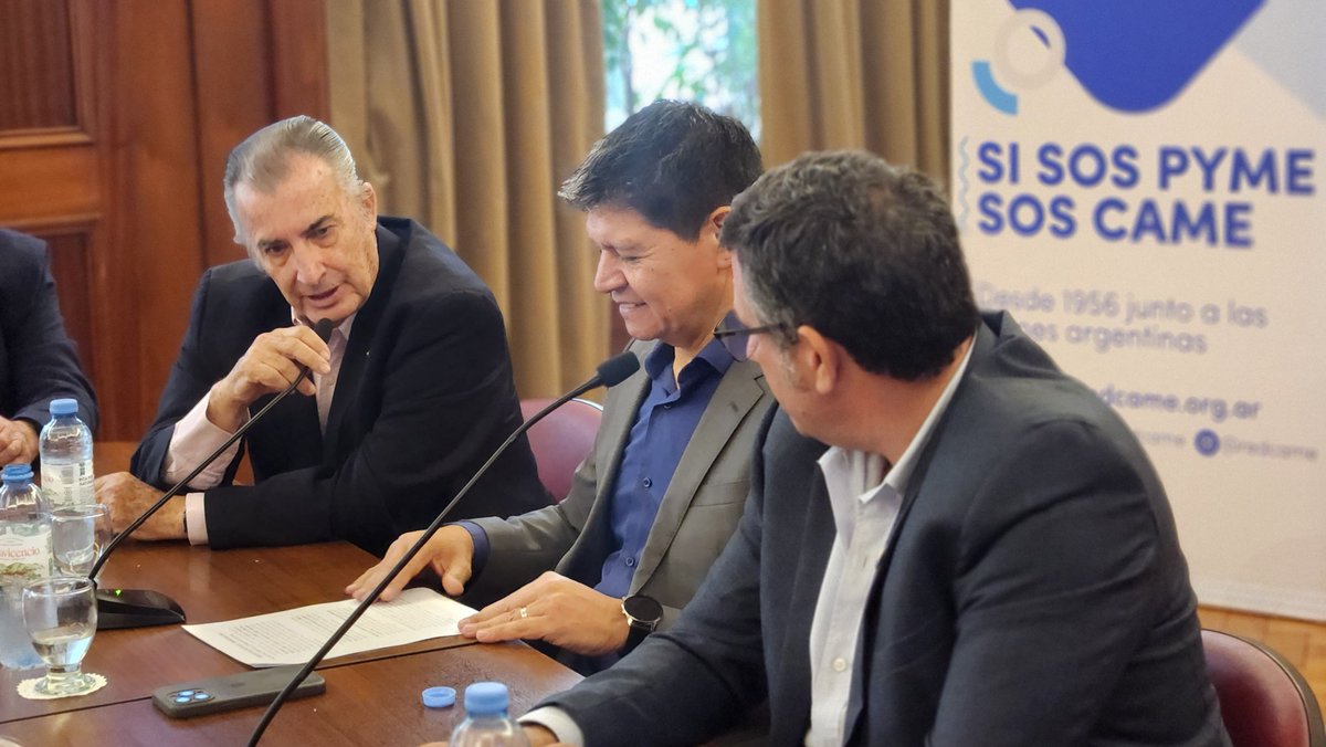 🍎 ECONOMÍAS REGIONALES: BALANCE Y AGENDA 2025 

El presidente <a href="/AlfredoGZChaco/">Alfredo González</a> participó de la última reunión del año de la mesa chica y paritarios que llevó a cabo <a href="/CAMEecoregional/">CAME - E. Regionales</a>, con la presencia de Martín Giaccio de <a href="/agriculturaar/">Secretaría de Agricultura, Ganadería y Pesca</a>. 

El encuentro, encabezado por