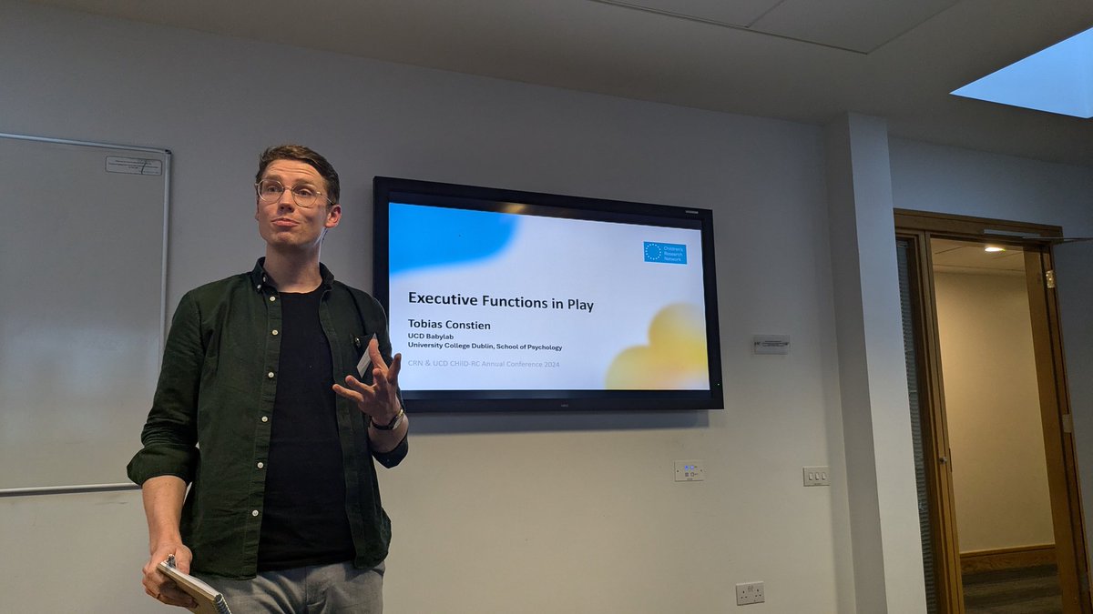 Tobi from <a href="/UCDBabylab/">UCD Babylab</a> presenting on the #Teddy project today <a href="/CRNINI/">Children's Research Network</a>