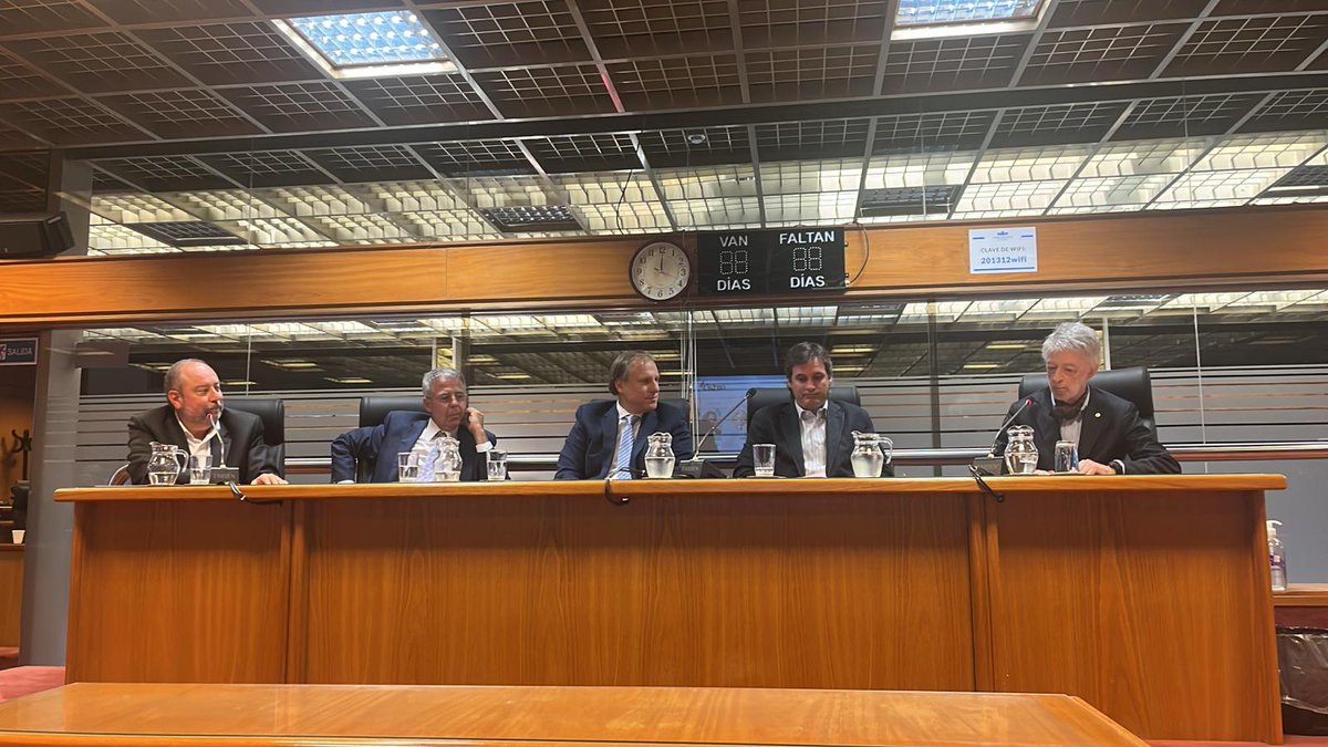 La mesa industrial en el Foro de #CERTAL habló sobre la seguridad jurídica en la atracción de inversiones nacionales e internacionales; y coinciden que Uruguay tiene un entorno muy seguro jurídicamente, lo que es muy atractivo para los inversores y la innovación.