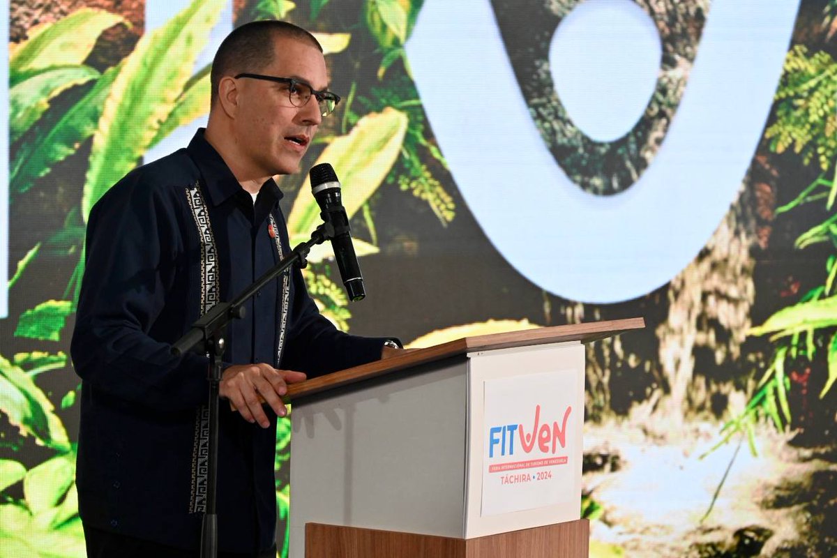 ALBATCP's tweet photo. #Noticia | Jorge Arreaza durante cierre de #Fitven 2024: Tenemos todo en el #ALBA para surgir en el campo turístico
#5Dic
🔗https://t.co/UFjbfBXneH https://t.co/MtXi3I7HQ3
