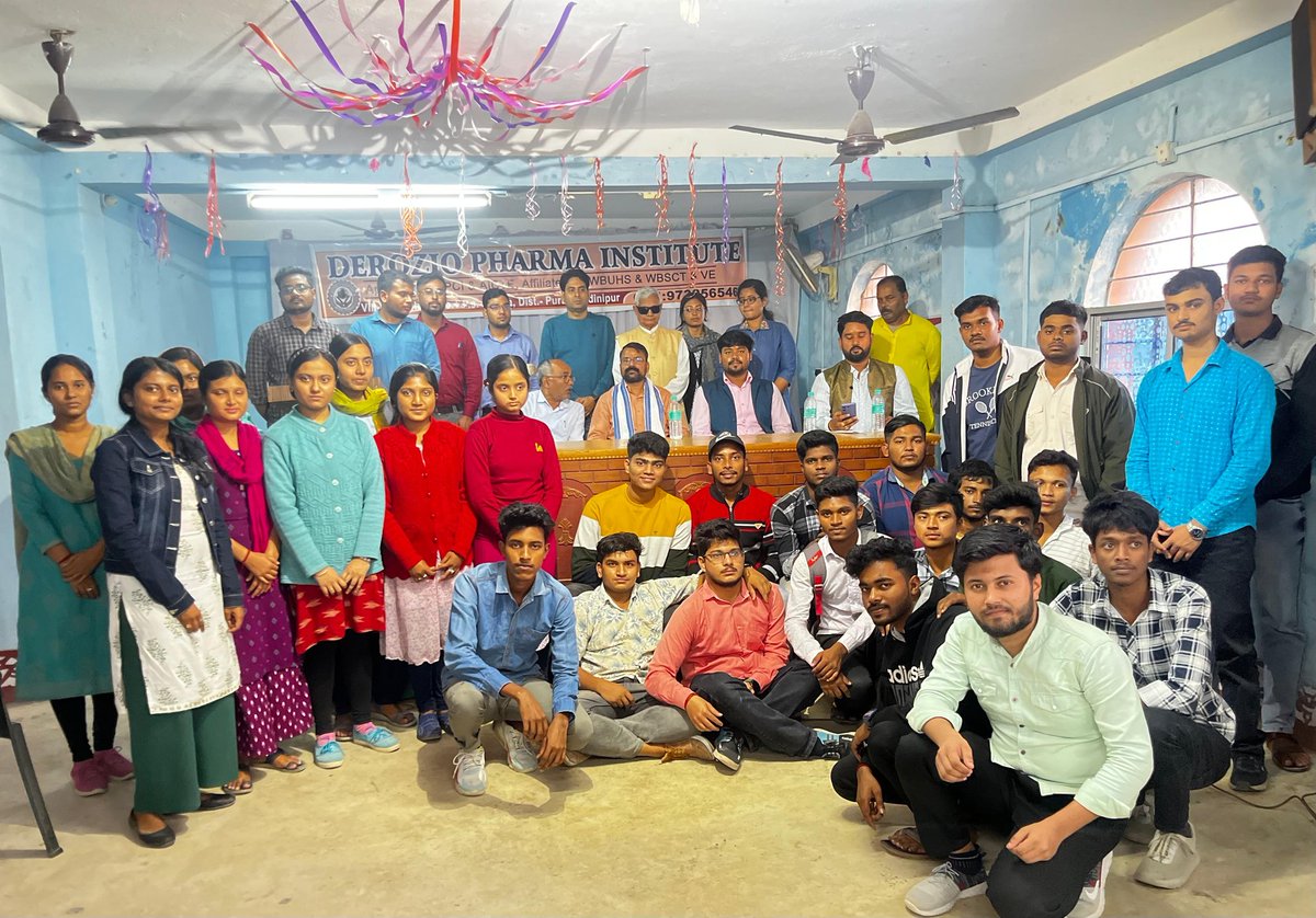 PharmaVisionOrg's tweet image. A Students Interaction Program and discussion on Role of AI in Pharma was organized at Derozio Collage of Pharmacy, Midnapore by PharmaVision Dakshin Banga. Shri Shyam Kushwah Ji (All India Incharge of PV) &amp;amp; Shri Apurba Nandi (Nation Co-Convener of PV) was present at the Program.