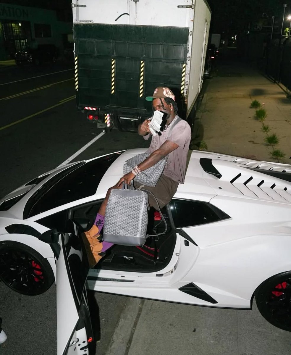 43BLabel's tweet photo. Who had Chief Keef as their Top Artist this year?🐐 https://t.co/h7C1GS8wuy