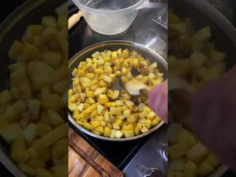 DiscoverRecipes's tweet image. Easily the best apple pie I’ve tried #pierecipe #goldancook #cooking #dessertideas  discover-recipes.com/easily-the-bes…