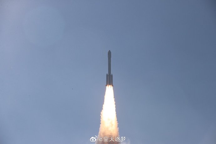 AsiaSpace's tweet photo. China celebrates its 550th Long March rocket flight! Today at 12:41 BJT, the 千帆极轨03 satellites launched flawlessly from the Taiyuan Satellite Launch Center (TSLC), Shanxi, onboard the Long March 6 rocket. Onward to new horizons! https://t.co/n4UiKw20zi