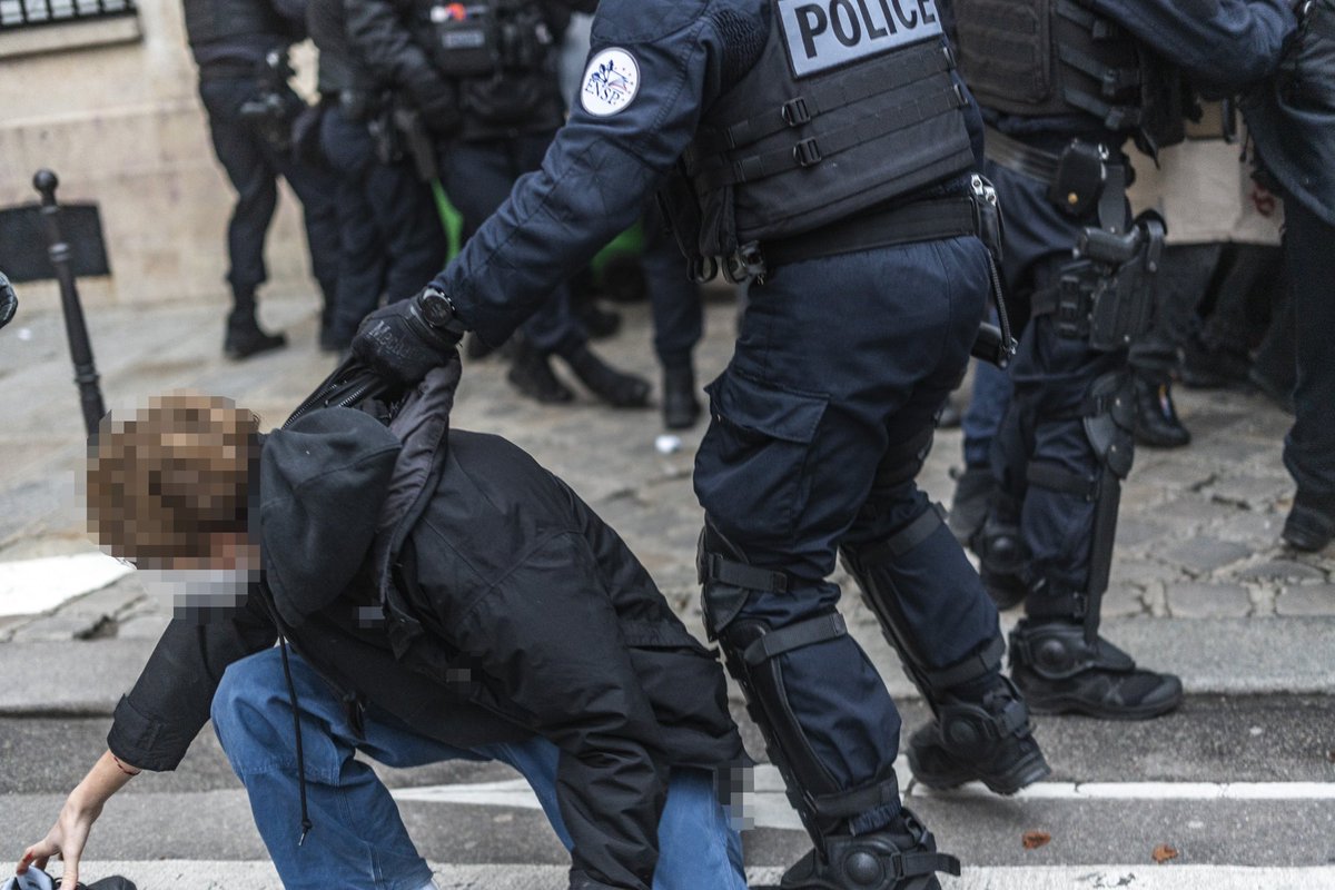 MALA_IDF's tweet photo. @AGenetet @MichelBarnier La prochaine fois oublié pas de lutter contre le fléau des violences policières lorsque les lycéens se mobilisent après le suicide d’un élève. Force au prochain ministre de l’éducation notre réponse sera à la hauteur de la répression 🪖🚀 https://t.co/aN9eCyZkdi