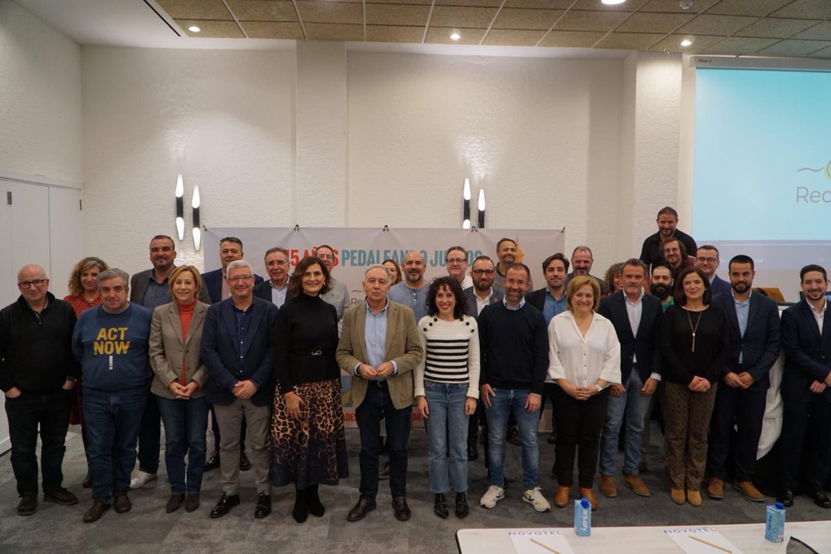 DiputacioGirona's tweet image. 🚲 Assistim a l’assemblea general de @RedCiudadesBici a #Madrid 🚴‍♀️Baròmetre de la Bicicleta al Congrés #Conama.
✅El diputat de la #DdGi i president de @viesverdesgi, Quim Roca hi representa la Diputació de Girona.
➡️Eines per afavorir l’impuls i el desenvolupament de polítiques