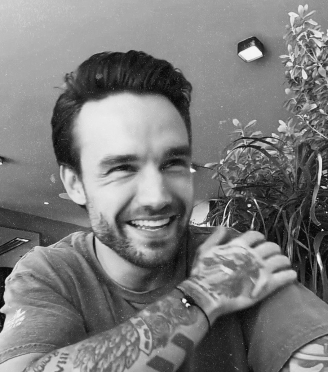 updatingljp's tweet photo. Missing your beautiful smile ❤️‍🩹 https://t.co/6u8rQ6op2Z