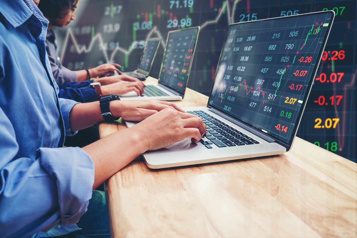 InformistMedia's tweet photo. The #nifty50 has fallen over 11% from its record high hit on Sept. 27, and while it has recovered a bit, it is still down 6% from that peak. And it is not expected to scale back to that level in December. Read this #InformistPoll for details.

https://t.co/PiAYs5ebM4 https://t.co/gu4qjqFVI9