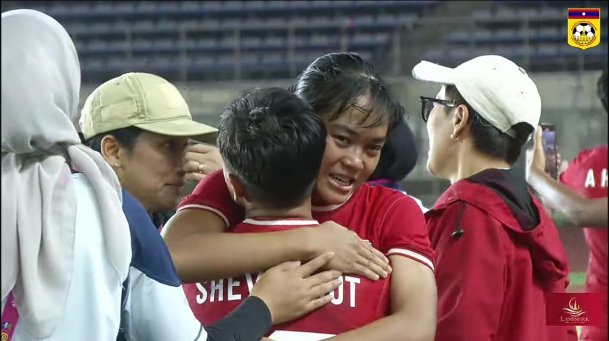 Sayadicky9's tweet photo. Congratulations 🎉 to Indonesia team woman 👏. 

Berhasil menjadi juara AFF 2024 🏆 next team putra Indonesia juga bisa menyusul 🙏. 

Semoga timnas Indonesia berjaya dibidang apapun, kami fans sangat mengapresiasi pencapaian kalian 👍. 

#TimnasDay @PSSI #AFF_2024 https://t.co/SEAVvrHp7E