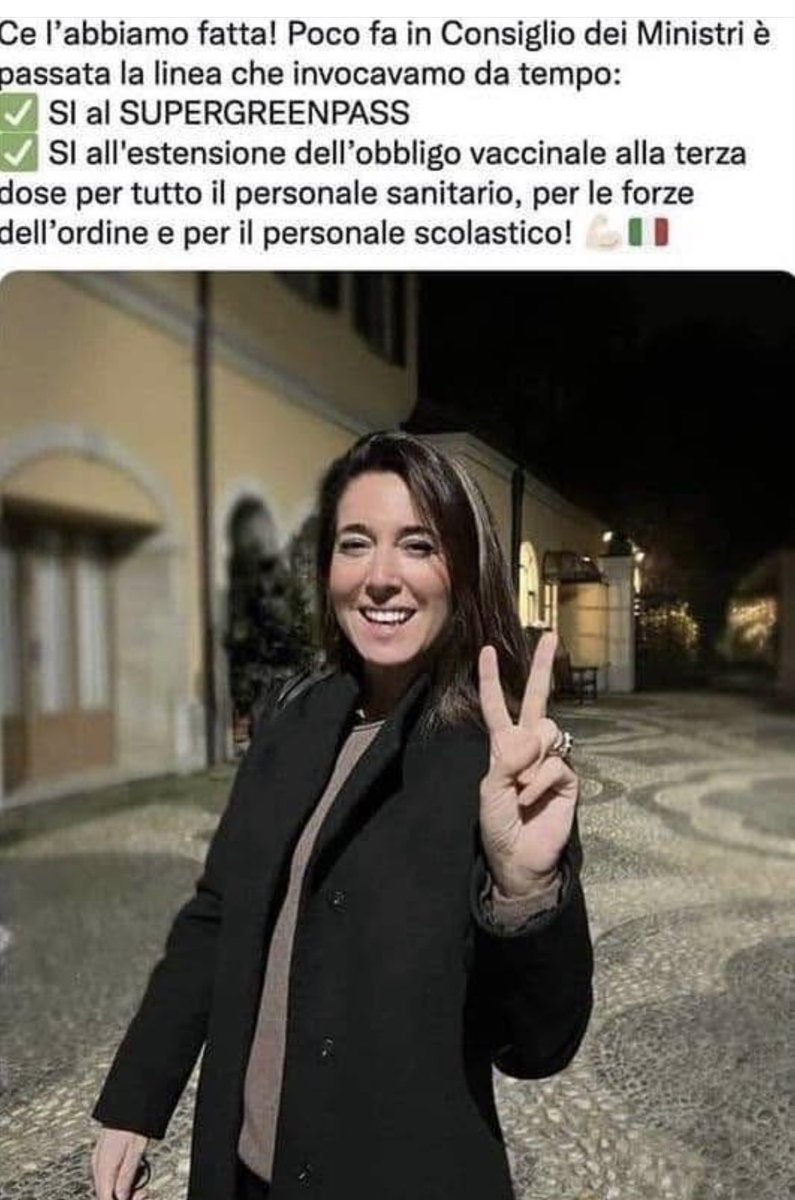 Silvana_demari's tweet photo. Nella scheda tecnica dei cosiddetti vaccini covid era specificato che se ne potevano somministrare due dosi. La grande maggioranza degli effetti avversi arrivano dopo la terza dose, anche per le nanoparticelle e il polietinilglicole. https://t.co/o8wWPHFdCp