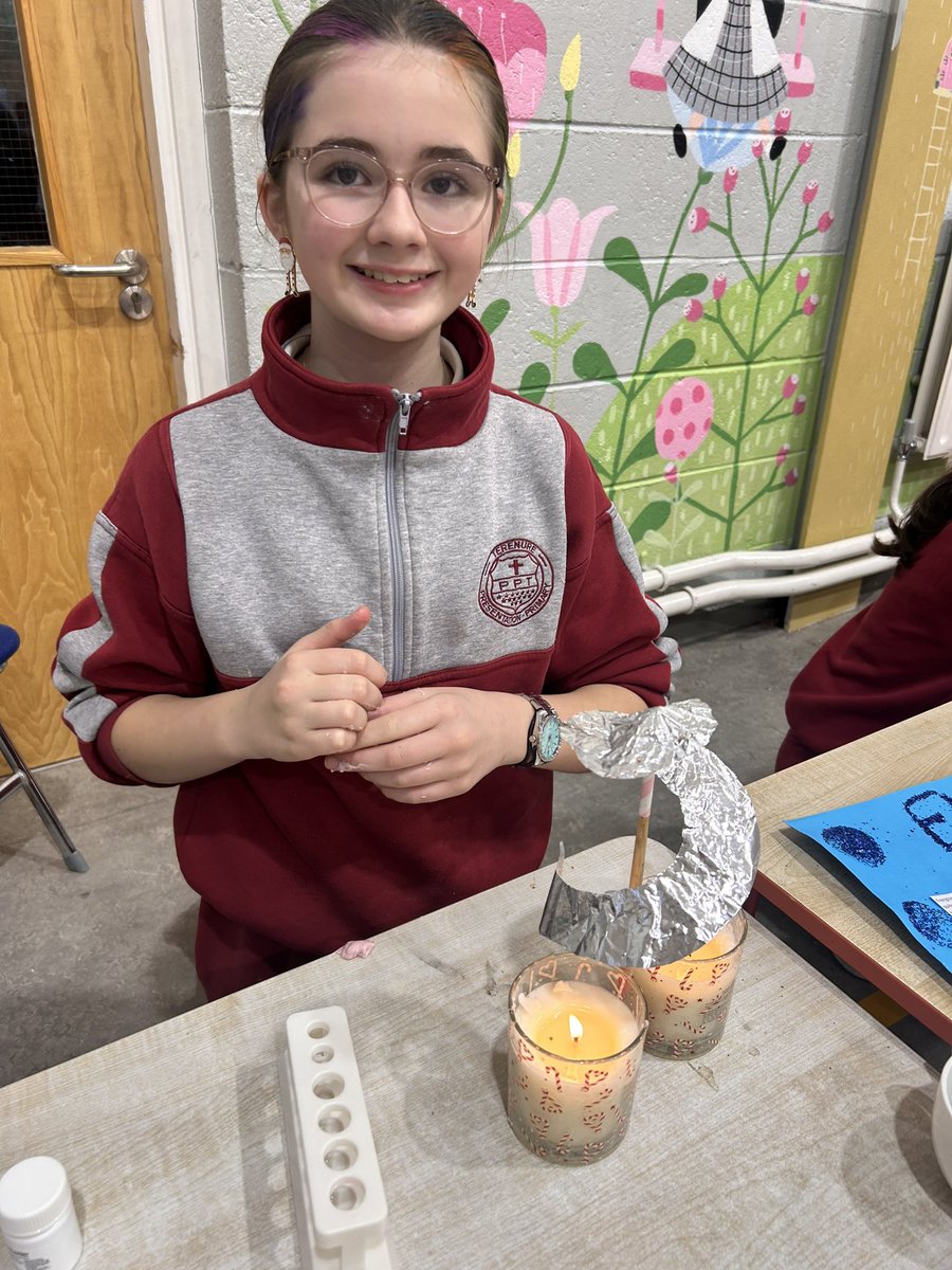 The Science Exhibition held by 5th &amp; 6th classes was enjoyed by all - well done girls 🧪 🧫 🧬 🔬⚗️👩‍🔬 #scienceweek