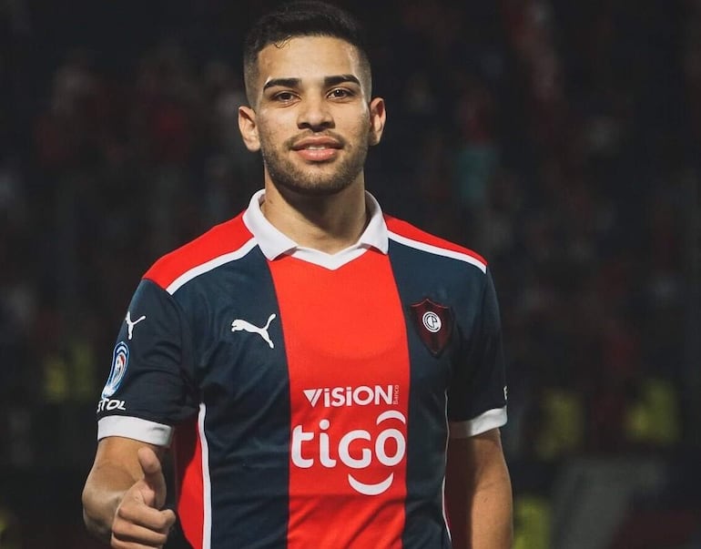 Daniel Rivas vuelve a Cerro 
Tuvo un buen desempeño en Nacional, que opinan?? 👀🔵🔴