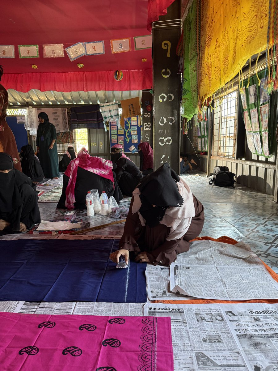 wphfund's tweet photo. Today we saw firsthand how @wphfund civil society partners in Cox’s Bazar 🇧🇩 are training Rohingya women refugees &amp; host communities on block printing &amp; tie dye to strengthen their economic resilience &amp;  build social cohesion. What a beautiful thing. ✨✨✨ https://t.co/Qz8aa5mPdL