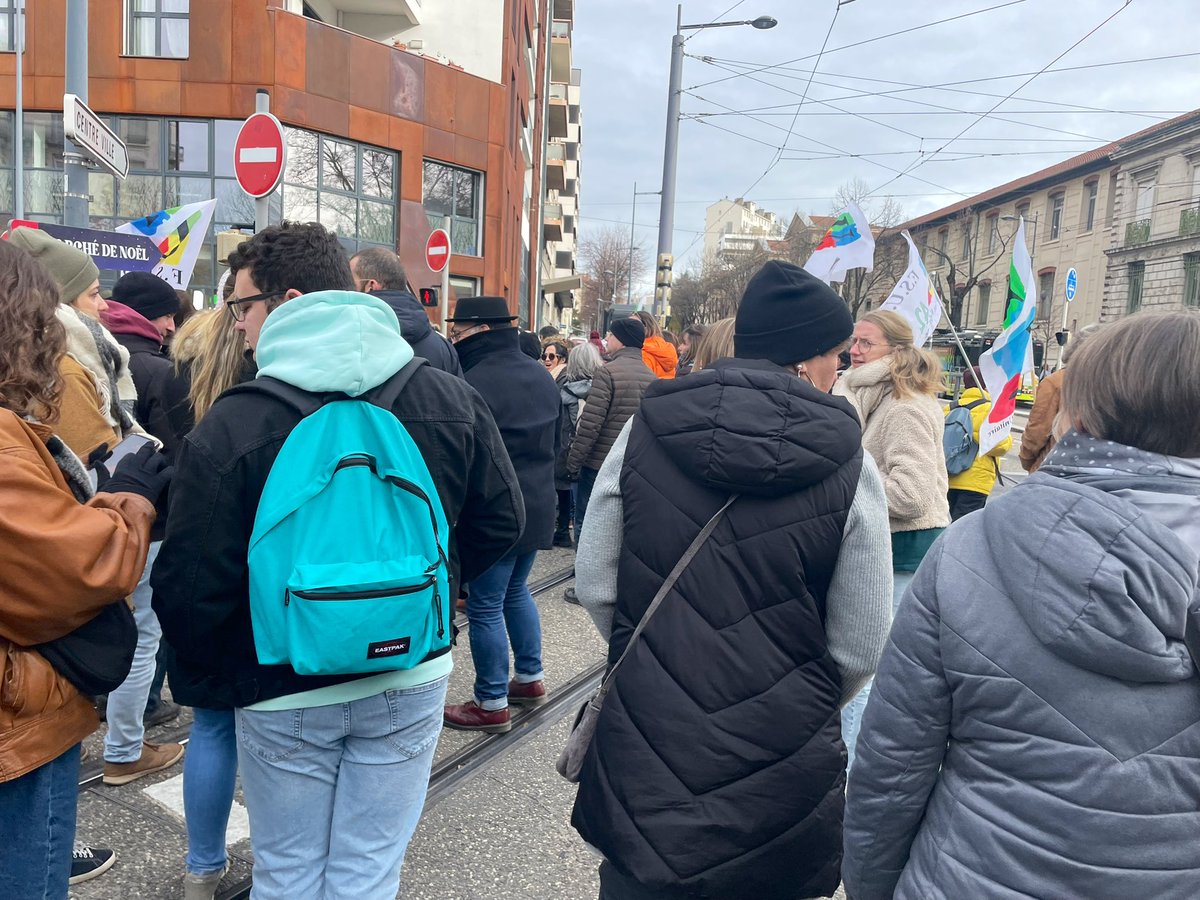 SNESLoire's tweet photo. Forte mobilisation à Saint-Étienne : plus de 3 000 manifestant·es pour défendre le service public et ses agents.

#Greve5décembre https://t.co/c4HM4tKYm1