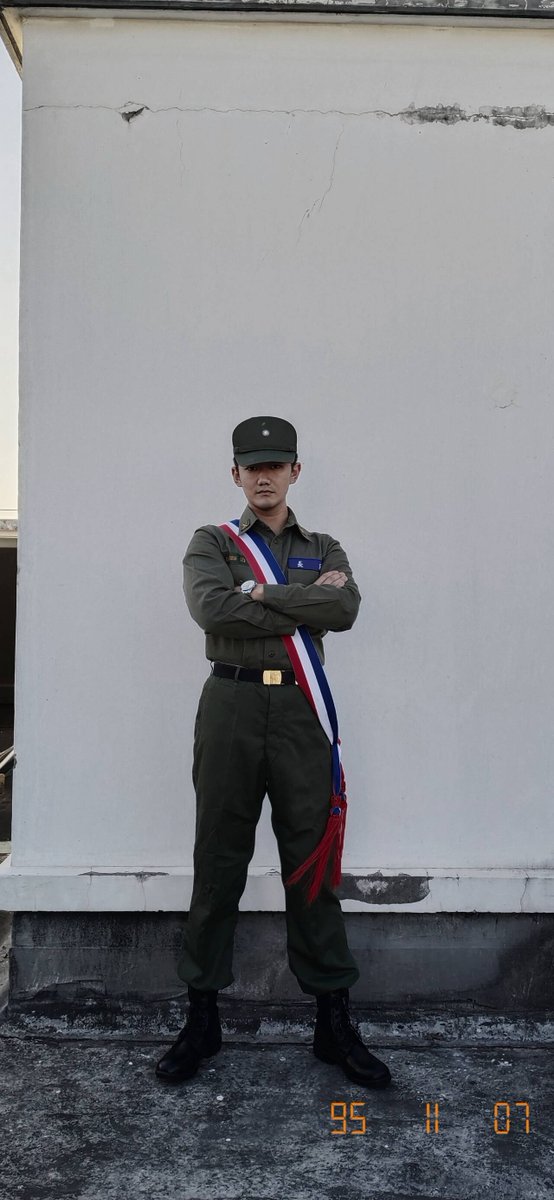 Unavy0423's tweet photo. 頭可斷
血可淌
中華文化不可喪
挺起胸膛把歌唱
唱出勝利樂章 https://t.co/tpkNdAlLSx