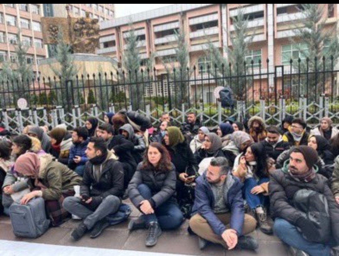 Canı yanan hakları ellerinden alınıp  HAKSIZLARA insafsızca verilen evlatlarımızın sesini duyun artıkk.
<a href="/RTErdogan/">Recep Tayyip Erdoğan</a>
@YusufTekin
<a href="/memetsimsek/">Mehmet Simsek</a>
<a href="/fahrettinaltun/">Fahrettin Altun</a>
<a href="/Yenisehirlioglu/">Bahadır Yenişehirlioğlu</a>
<a href="/cemkucuk55/">Cem Küçük</a>
<a href="/ikalin1/">İbrahim Kalın</a>
<a href="/hasandogan/">Hasan Doğan</a>

#MEBdeEkYerleştirmeNöbeti