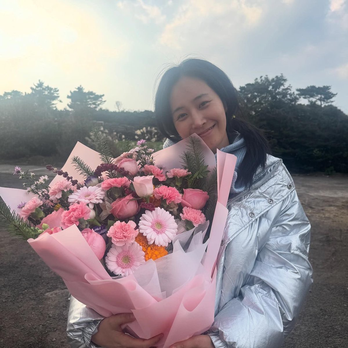 YuriBraziI's tweet image. [#YULSTAGRAM] 05.12.24 | Atualização de Yuri no Instagram.

"Dia feliz 🎂 hoje, 5 de dezembro, muito obrigada a todos que me parabenizaram pelo meu aniversário."

#권유리 #KwonYuri #GirlsGeneration