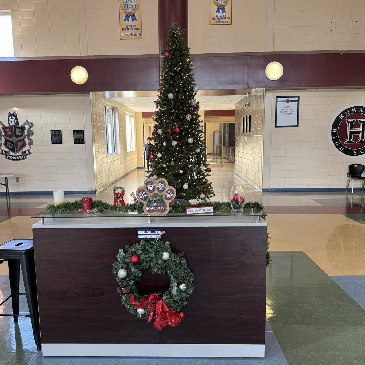 howardhshuskies's tweet photo. It is beginning to look like a lot like Christmas across the campus.  Don't miss tonight's Orchestra and Guitar Winter Concert at 7pm in the Auditorium! Free admission, public welcome, bring friends!
#MusicalHuskies #Built4Bibb #FineArtsAreFine https://t.co/FsN4v5ZjEf