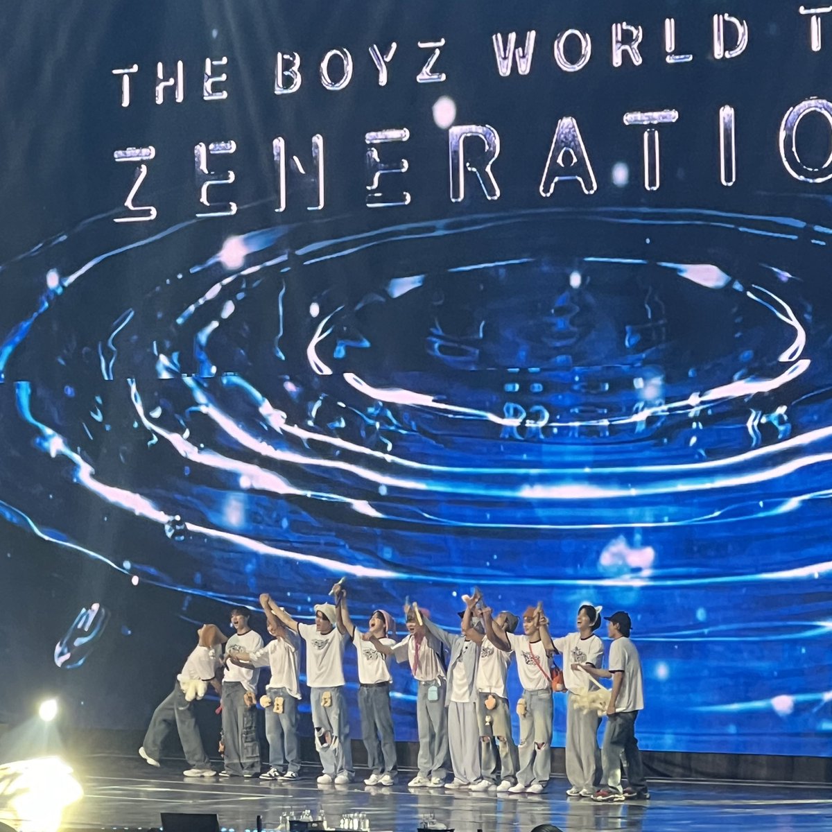 더보이즈 7주년 축하해🫧
7년 동안 열심히 해줘서 고맙고 앞으로도 계속 함께 하자💞

#영원한_소년들의_일곱번째_겨울
#7WintersWithTheBoyz
#7YearWithTHEBOYZ