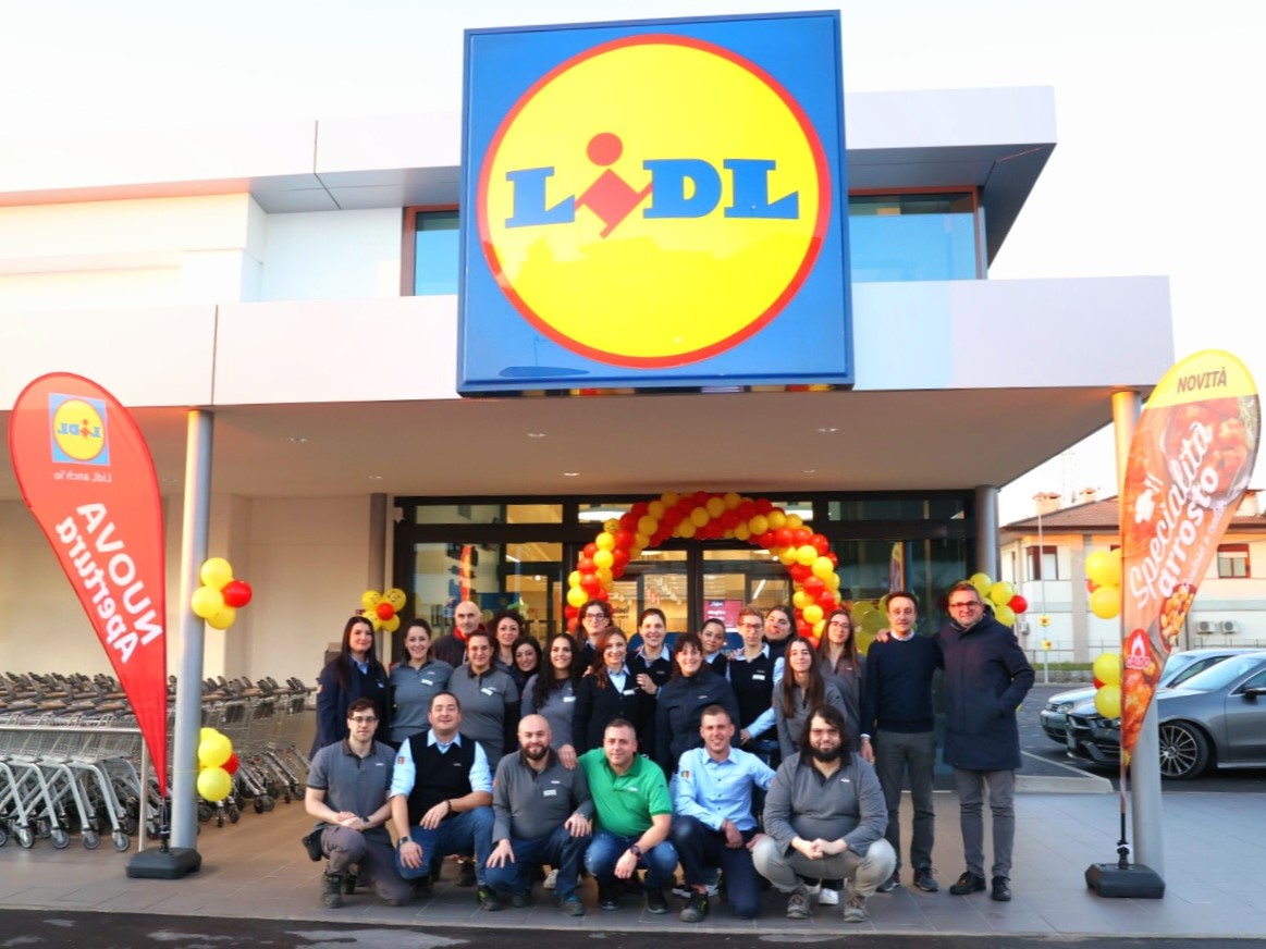 Lidl Italia (@lidlitalia) on Twitter photo Inaugurata oggi la nuova sede dello store Lidl di Cordenons (PN) 🚀 Un progetto che aderisce ai più recenti standard aziendali di sostenibilità e che prosegue la collaborazione con il <a href="/BancoAlimentare/">Banco Alimentare</a> per combattere lo spreco 🤝 Inaugurata oggi la nuova sede dello store Lidl di Cordenons (PN) 🚀 Un progetto che aderisce ai più recenti standard aziendali di sostenibilità e che prosegue la collaborazione con il <a href="/BancoAlimentare/">Banco Alimentare</a> per combattere lo spreco 🤝