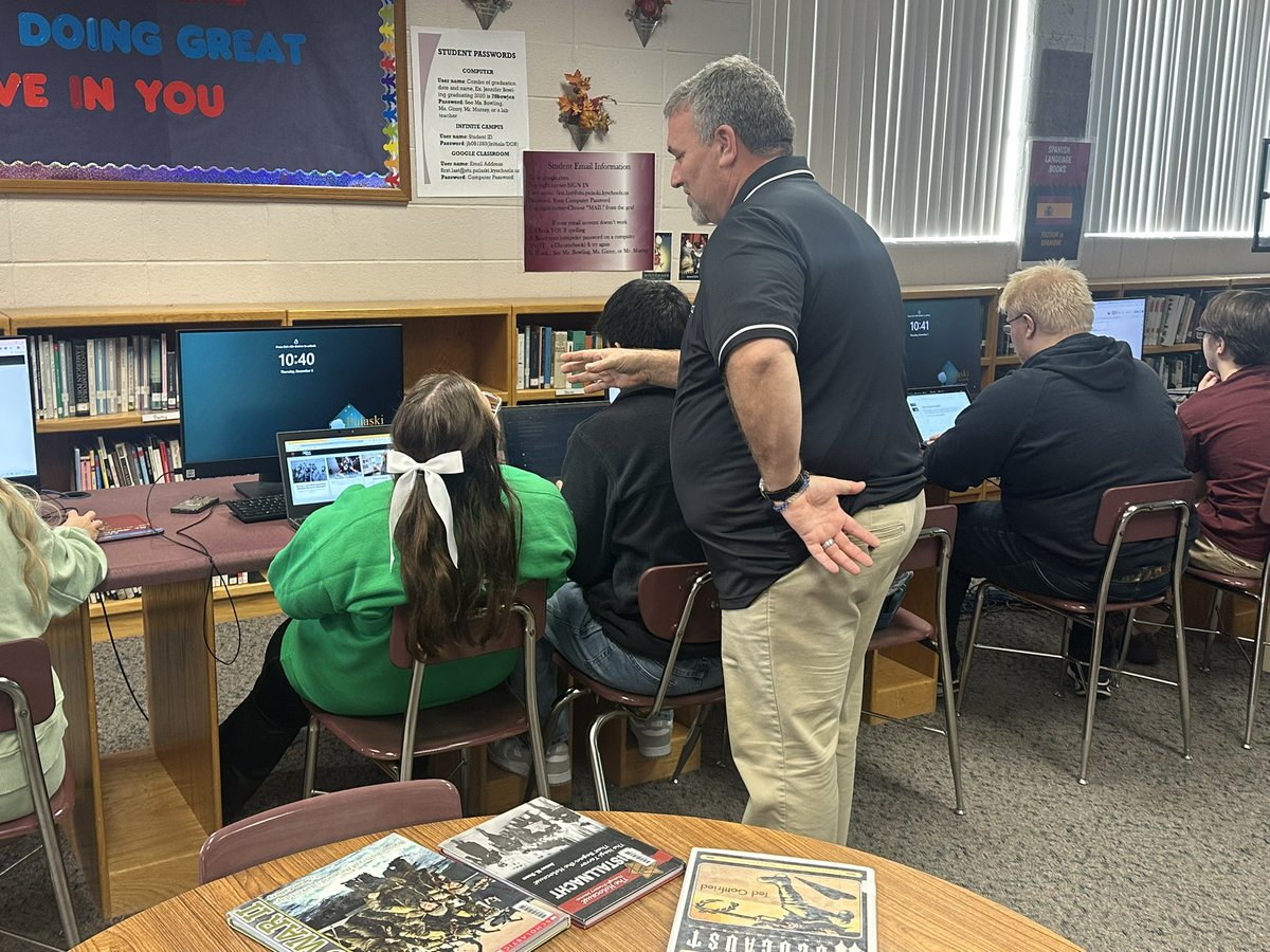 Was told “that’s exactly the book I need for my research project, Good job!” 🤣 Today by a student in <a href="/DykesStephen606/">Stephen Dykes</a> WWII research party! <a href="/kedc_epic/">EPIC</a> <a href="/KEDCGrants/">KEDC Grants</a> <a href="/KyWriteRight/">Jackie White Rogers</a> <a href="/DrJWEvansJr/">Jim Evans Ed.D.</a> <a href="/myKYVL/">KY Virtual Library</a>