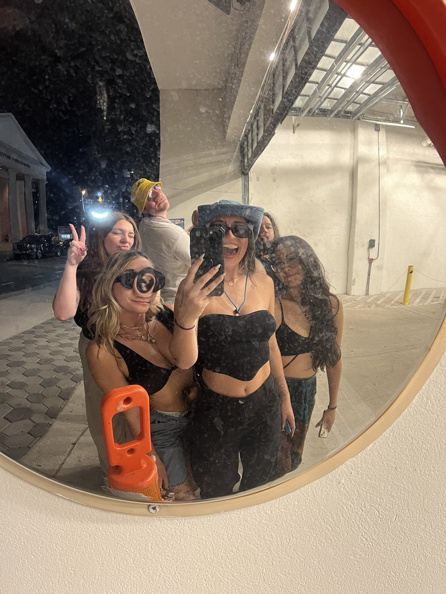 xBentleyxxx's tweet photo. mirror selfie wrapped 2024 https://t.co/3t9hoGYK77