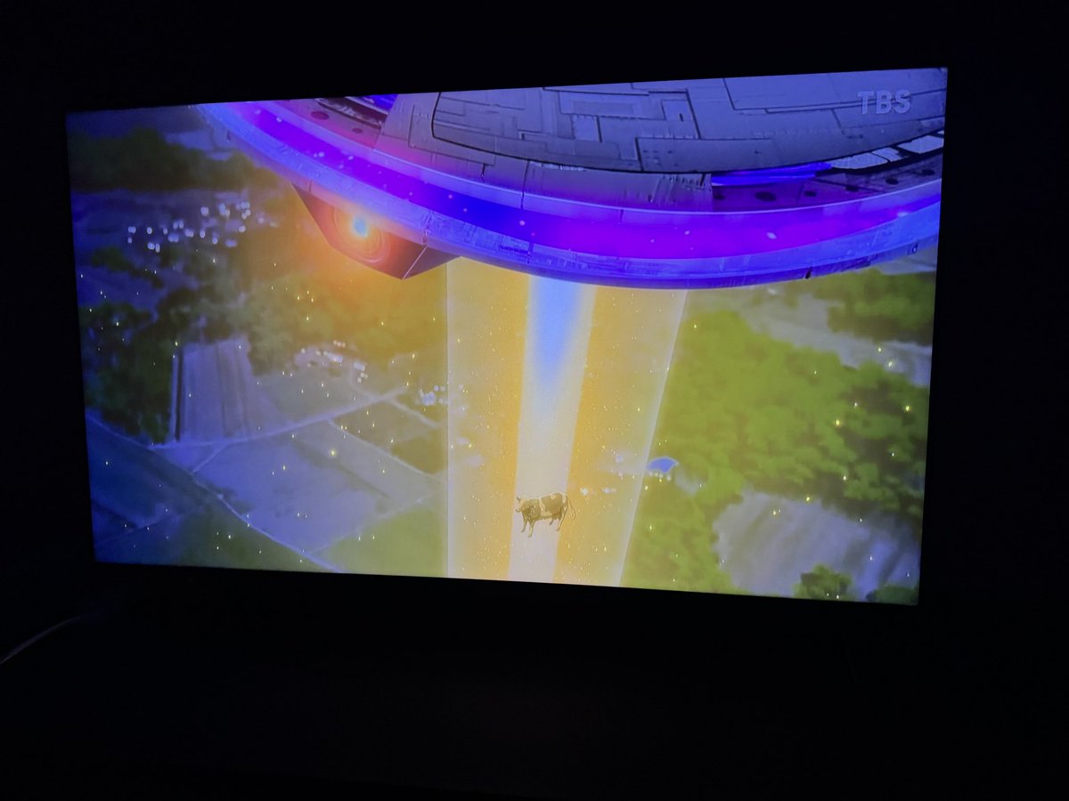 牛がUFOに吸い込まれていく見開き、ネームで受け取って大爆笑しました