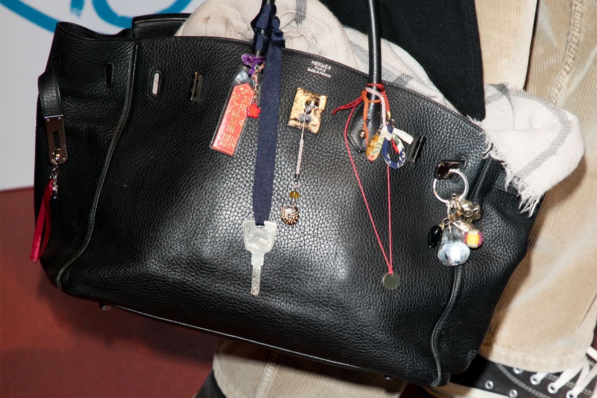 bronzedvanille's tweet photo. Trinkets are meant to be collected over time, not purchased all at once. They should hold meaning, and that’s what makes them unique and special. That’s what made Jane so cool, she expressed herself through fashion without ever sacrificing her authenticity https://t.co/2oMJ3P3kI6