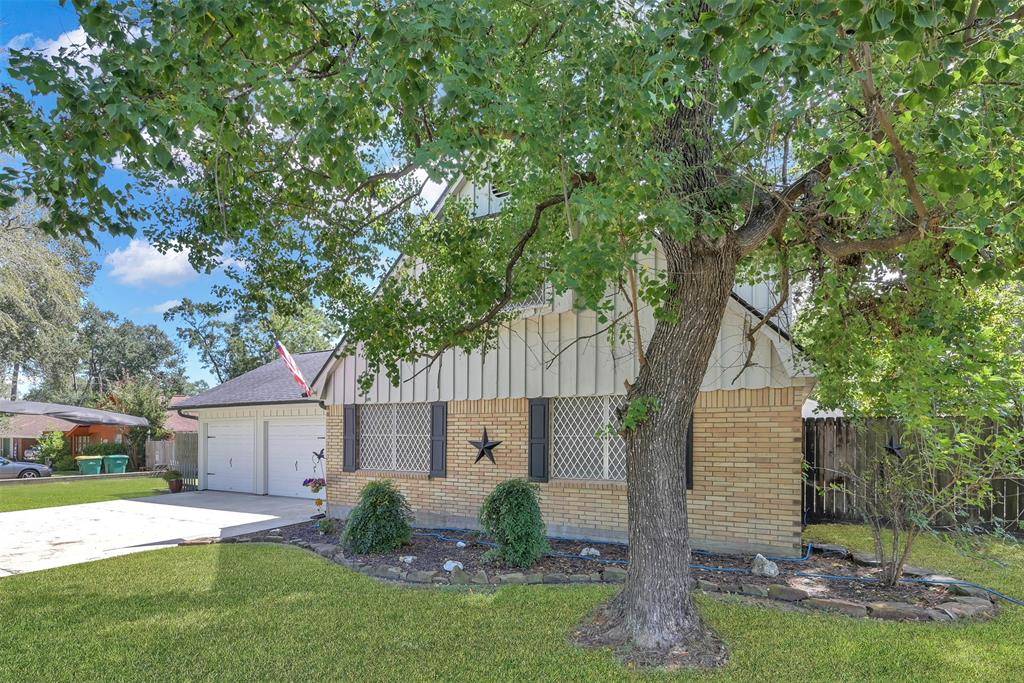RichardsonReal's tweet image. 🌟Price Reduction!!!🌟
New Listing Price: $235,000
405 Billie Bess LN, Conroe, TX 77301 is a fantastic property with 3 bedrooms and 2.0 bathrooms.
See more here: richardsongrouprealty.com/d8raqnpa