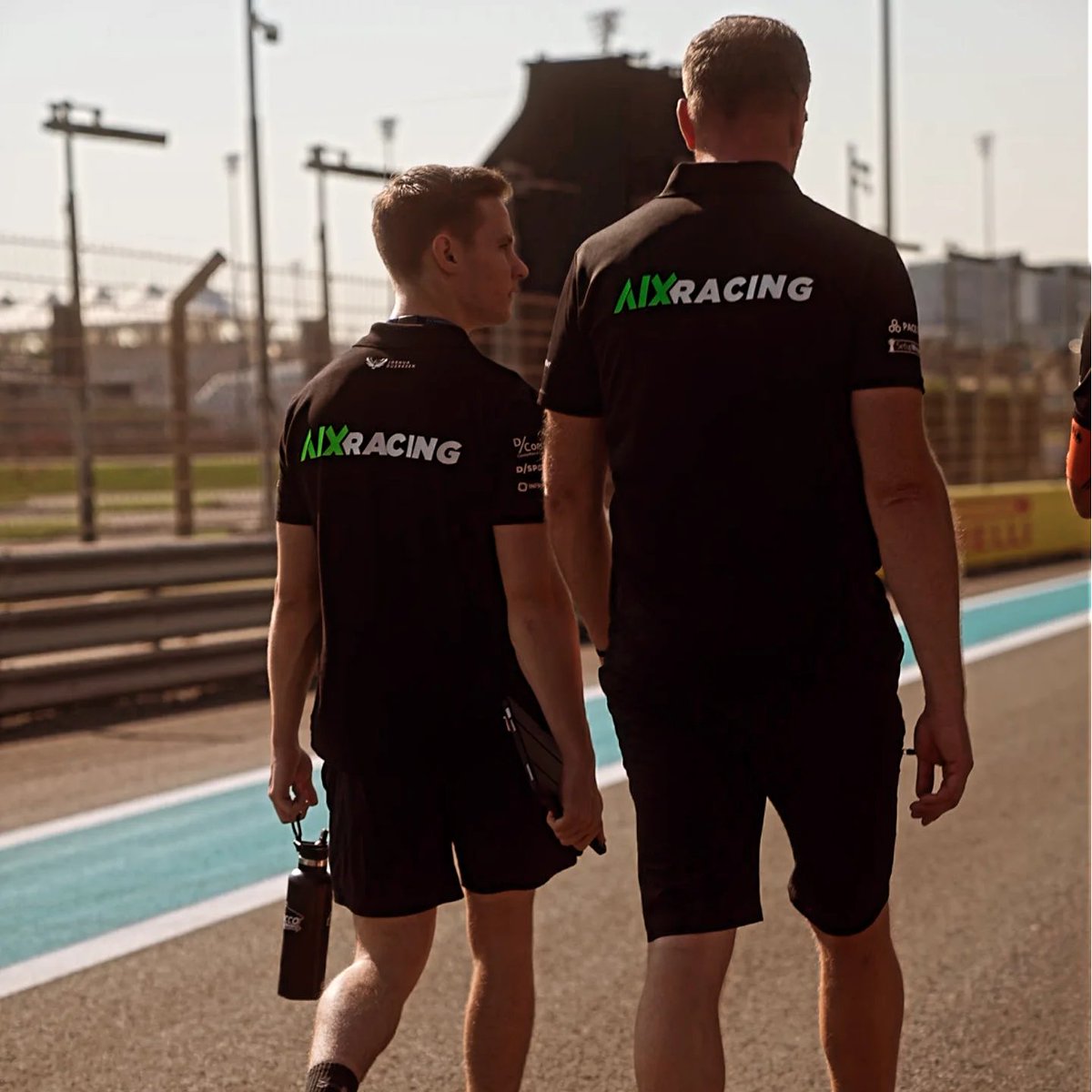 dsports_py's tweet photo. 🚶🏼♂️ Último track walk del año para @JoshuaDuerksen1 🇵🇾 quien ya está en Abu Dhabi 🇦🇪 para el cierre de la temporada de la @Formula2
#SomosMbarete #F2 #FOAF2 #AbuDhabiGP #GPAbuDhabi https://t.co/v48Oc3IjZR