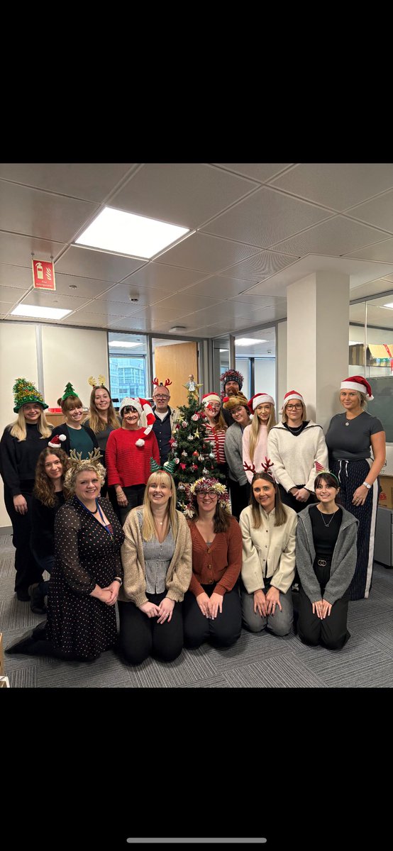 Spreading some festive cheer for Christmas Hat Day in support of <a href="/ClaireHouse/">Claire House</a> 🎄

<a href="/ClinNegSpeak/">JMW Clin Neg</a>