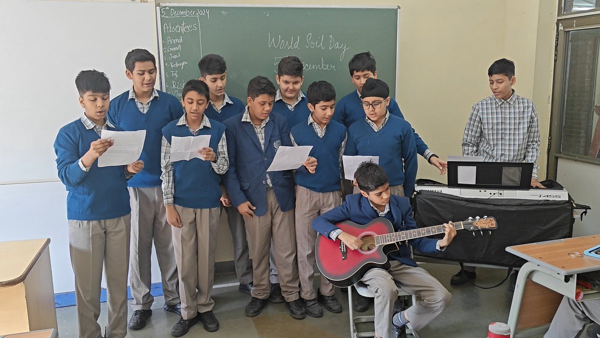 amariyamaji2001's tweet photo. 🌍✨ Celebrating #WorldSoilDay at Ahlcon International School! Our students showcased vibrant posters and a soulful song performance, spreading awareness on #SavingSoil. 🌱🎶 #SustainableFuture #SoilHealth
@ashokkp @y_sanjay @pntduggal @sunandask21 @kandhari_ekta @sodhisumedha https://t.co/qOxD4kofnN
