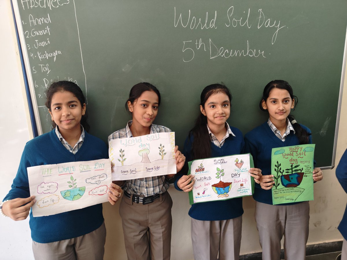 amariyamaji2001's tweet photo. 🌍✨ Celebrating #WorldSoilDay at Ahlcon International School! Our students showcased vibrant posters and a soulful song performance, spreading awareness on #SavingSoil. 🌱🎶 #SustainableFuture #SoilHealth
@ashokkp @y_sanjay @pntduggal @sunandask21 @kandhari_ekta @sodhisumedha https://t.co/qOxD4kofnN