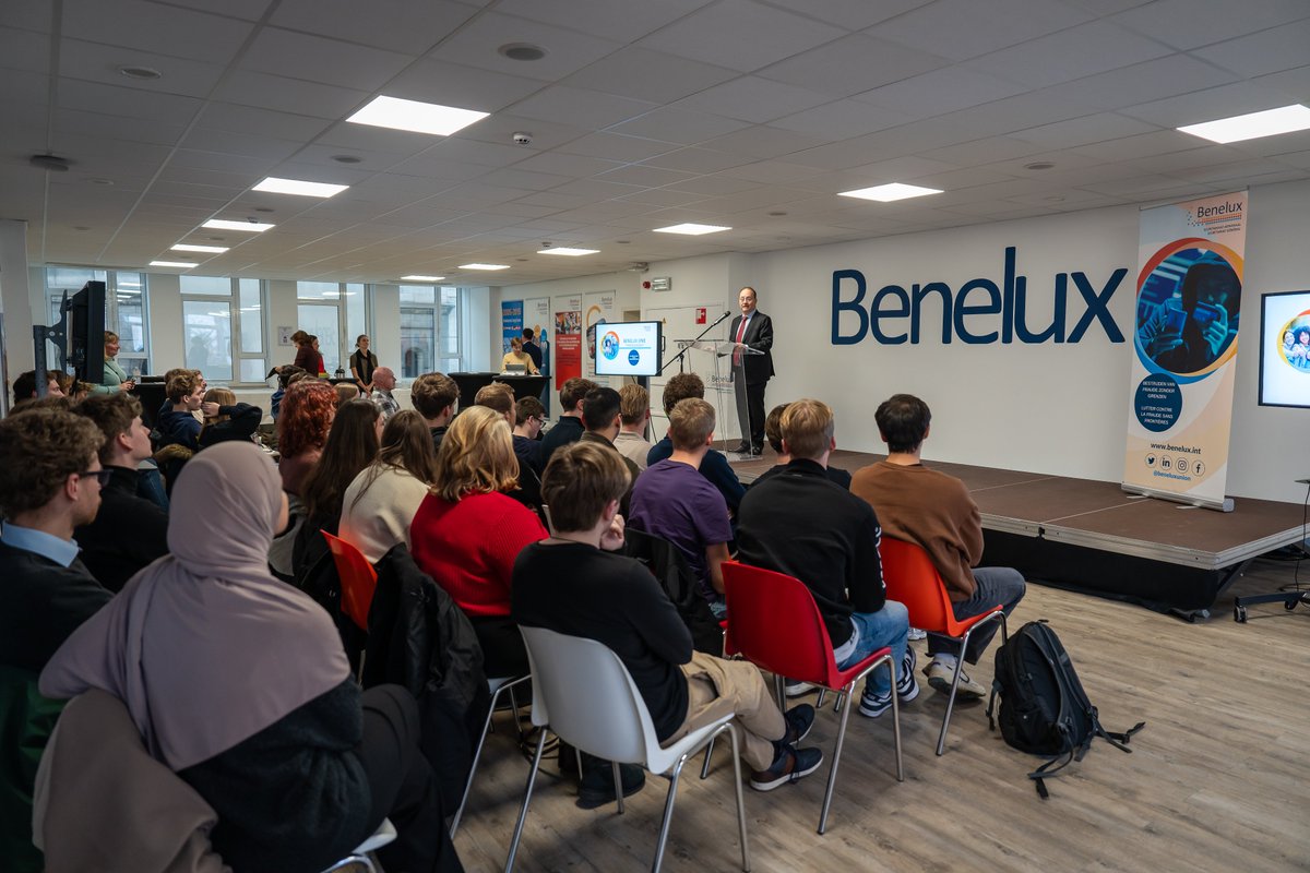 SGA <a href="/TilemansMichel/">Michel-Etienne Tilemans</a> a accueilli des étudiants de <a href="/Hogeschool_Gent/">HOGENT</a> 🇧🇪 et de <a href="/HANnl/">HAN University of Applied Sciences (HAN)</a> à Arnhem 🇳🇱 dans notre maison #Benelux pour un atelier sur les mesures de prévention de la double imposition. Merci d'être venus !