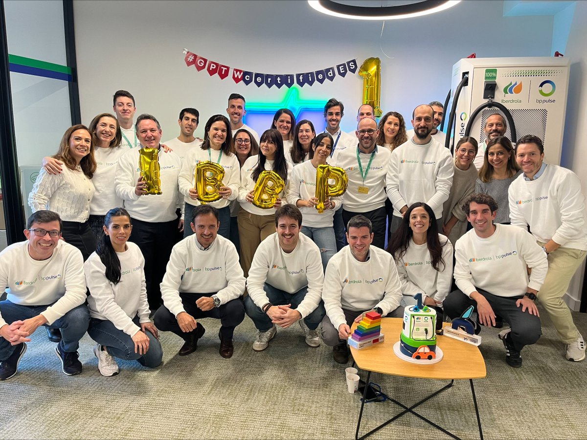 Iberdrolabpulse's tweet photo. 🚀¡Orgullosos de ser el primer CPO certificado como Great Place To Work ® en España y Portugal!

Un reconocimiento a nuestro compromiso con un entorno laboral excepcional.👐

#Iberdrolabppulse #GPTWCertifiedES #GreatPlaceToWork @GPTW_Spain https://t.co/TdvtFUsJOj