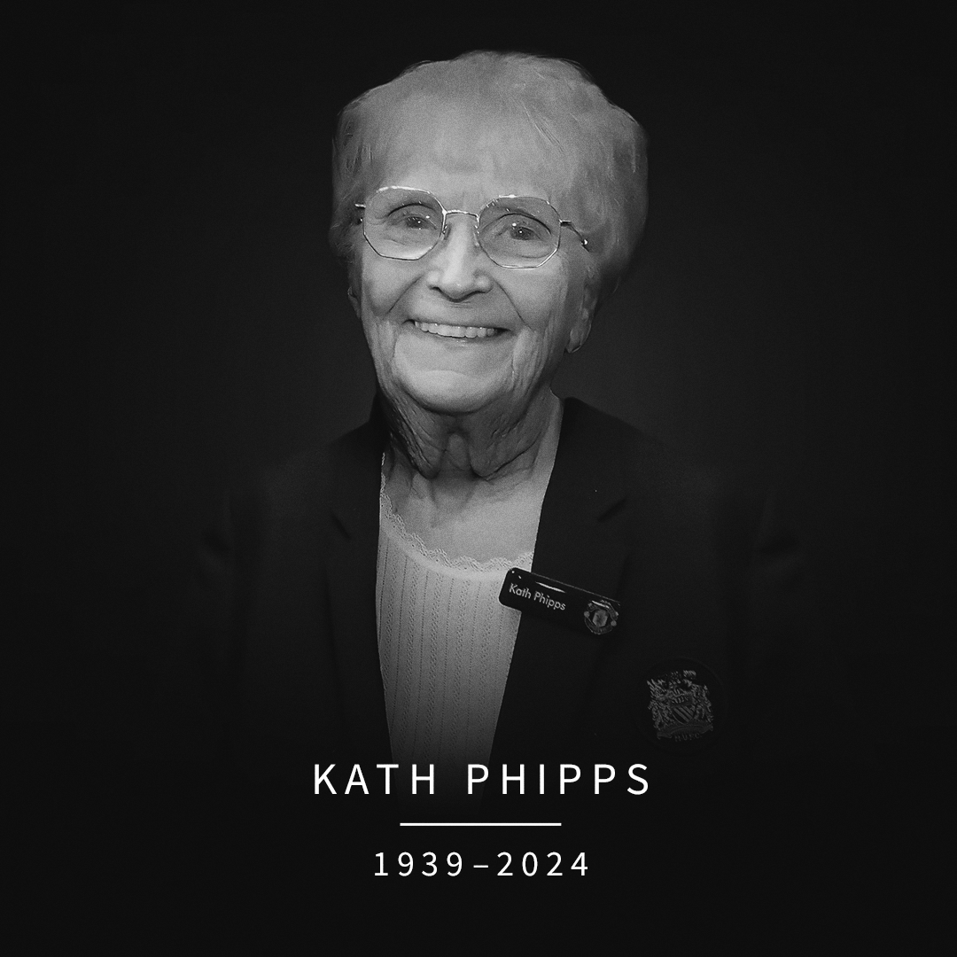 ManUtd's tweet photo. An adored member of the Manchester United family.

We are heartbroken to announce the passing of our beloved Kath Phipps ❤️
