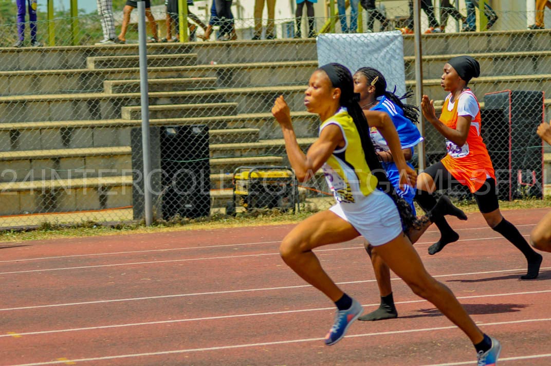OsunInterCGames's tweet photo. 🏅 Adedoyin Oyeyemi of Obafemi Awolowo University storms to victory in the 100m (female category), clocking an impressive 12.51 seconds. Her performance lights up the track and secures a well-deserved gold medal for OAU! 🏃‍♀️🔥

#OsunInterCollegiateGames24 #AceSports https://t.co/RHoyQ4H00e