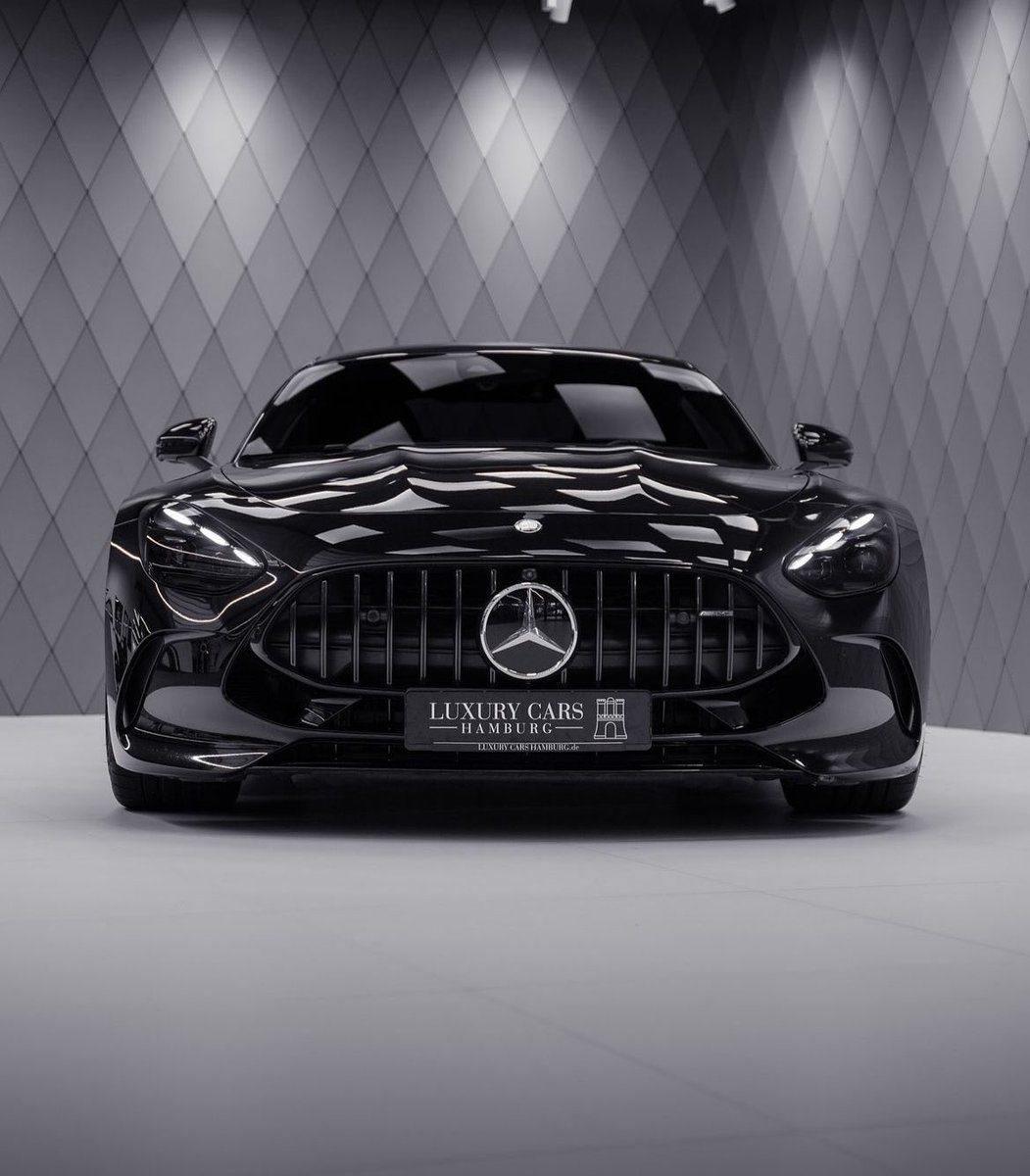 LuxuryCars365's tweet photo. Mercedes-AMG GT63 Coupe 🃏 https://t.co/lrYoZ7opz0