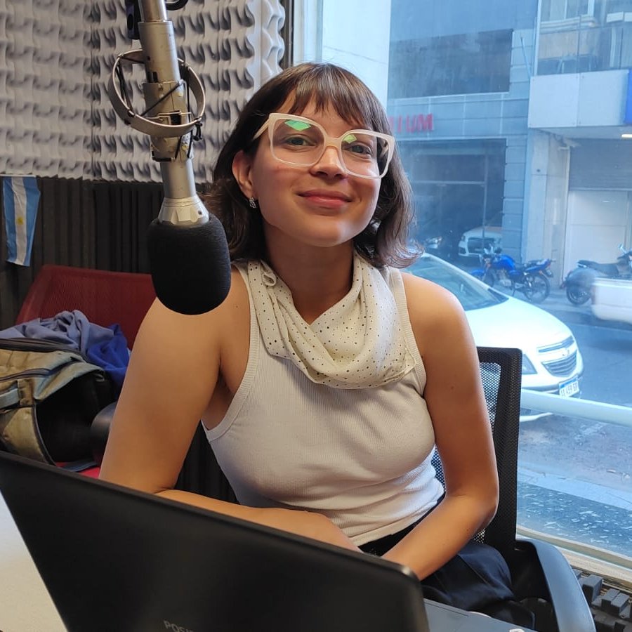 Si989's tweet photo. #GoodMorningCasta | 🌞 Ya estamos con @GoGurisa y la Agenda Cultural con todo los eventos del fin de semana para disfrutar el arranque del último mes del año. 

Prendete a la Si98.9
https://t.co/AQz1rXwjeP https://t.co/Ib5fpELUCk
