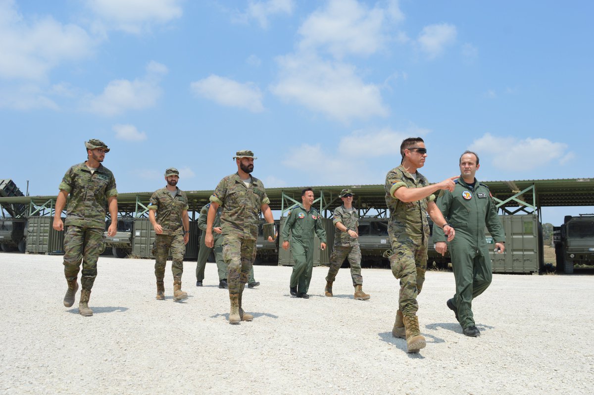 EMADmde's tweet photo. El contingente #ATXX realiza ejercicios de colaboración aérea en la base de Incirlik 🇹🇷 junto a la fuerza aérea turca, como parte de la Operación Apoyo a Turquía de la @NATO. Estas actividades mejoran la instrucción en zona de operaciones. #MOPS https://t.co/SOBrp7yw2j