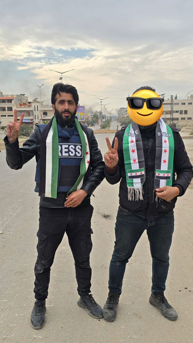 📸 أول صورة من داخل محافظة #حماه بعد تقدم الثوار وهروب ميليشيا الأسد ⏱️💚

إلى حمص المسير 🏃🏻‍♂️