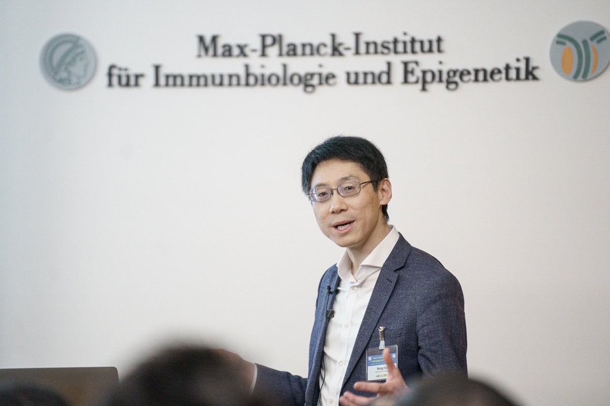 MPI of Immunobiology & Epigenetics (@mpi_ie) on Twitter photo <a href="/AsifaAkhtar1/">Asifa Akhtar</a> <a href="/IbrahimCisse_/">Ibby</a> <a href="/ShiekhattarLab/">Shiekhattar Lab</a> <a href="/fiddle/">Stirling Churchman</a> <a href="/AleciaYHLO/">Yi-Hsuan Lo | Alecia</a> <a href="/ShilatifardLab/">Shilatifard Lab</a> We ended day one on a high note with fantastic talks from <a href="/RongFan8/">Rong Fan</a> and <a href="/MariekeOudelaar/">Marieke Oudelaar</a> (<a href="/mpi_nat/">MPI for Multidisciplinary Sciences</a>), covering topics ranging from 3D genome folding to spatial multi-omics. It was a blast. <a href="/AsifaAkhtar1/">Asifa Akhtar</a> <a href="/IbrahimCisse_/">Ibby</a> <a href="/ShiekhattarLab/">Shiekhattar Lab</a> <a href="/fiddle/">Stirling Churchman</a> <a href="/AleciaYHLO/">Yi-Hsuan Lo | Alecia</a> <a href="/ShilatifardLab/">Shilatifard Lab</a> We ended day one on a high note with fantastic talks from <a href="/RongFan8/">Rong Fan</a> and <a href="/MariekeOudelaar/">Marieke Oudelaar</a> (<a href="/mpi_nat/">MPI for Multidisciplinary Sciences</a>), covering topics ranging from 3D genome folding to spatial multi-omics. It was a blast.