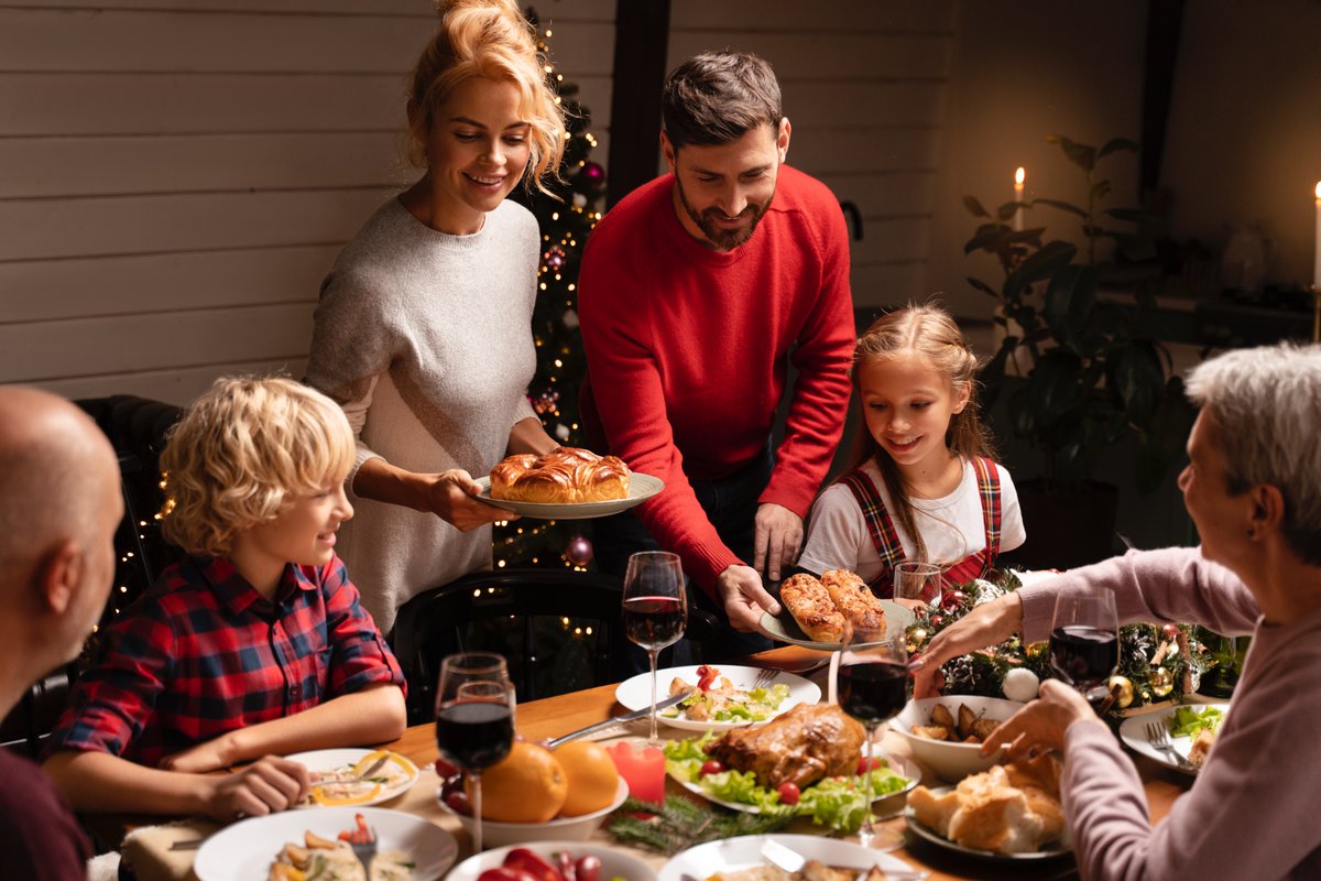 PSIGMApsico's tweet photo. 🎄 Les festes poden ser un moment de pau, no un d’estrès. La clau és posar límits, prioritzar el que et fa sentir bé i ser conscient de les teves necessitats emocionals. No és obligatori dir sí a tot! ✨

Si l'estrès t'afecta, des de Psigma t’ajudem a trobar la calma. 💙 https://t.co/BbVH3M2XDY