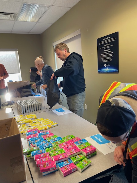 GSRotary's tweet photo. Yet another community service project for the holiday season!  Thanks to @HPSTransformers for inviting us to participate in their "Kits For A Cause" event, packing 120 gift bags with essentials for Royal City Mission. https://t.co/6wRarlz7WH