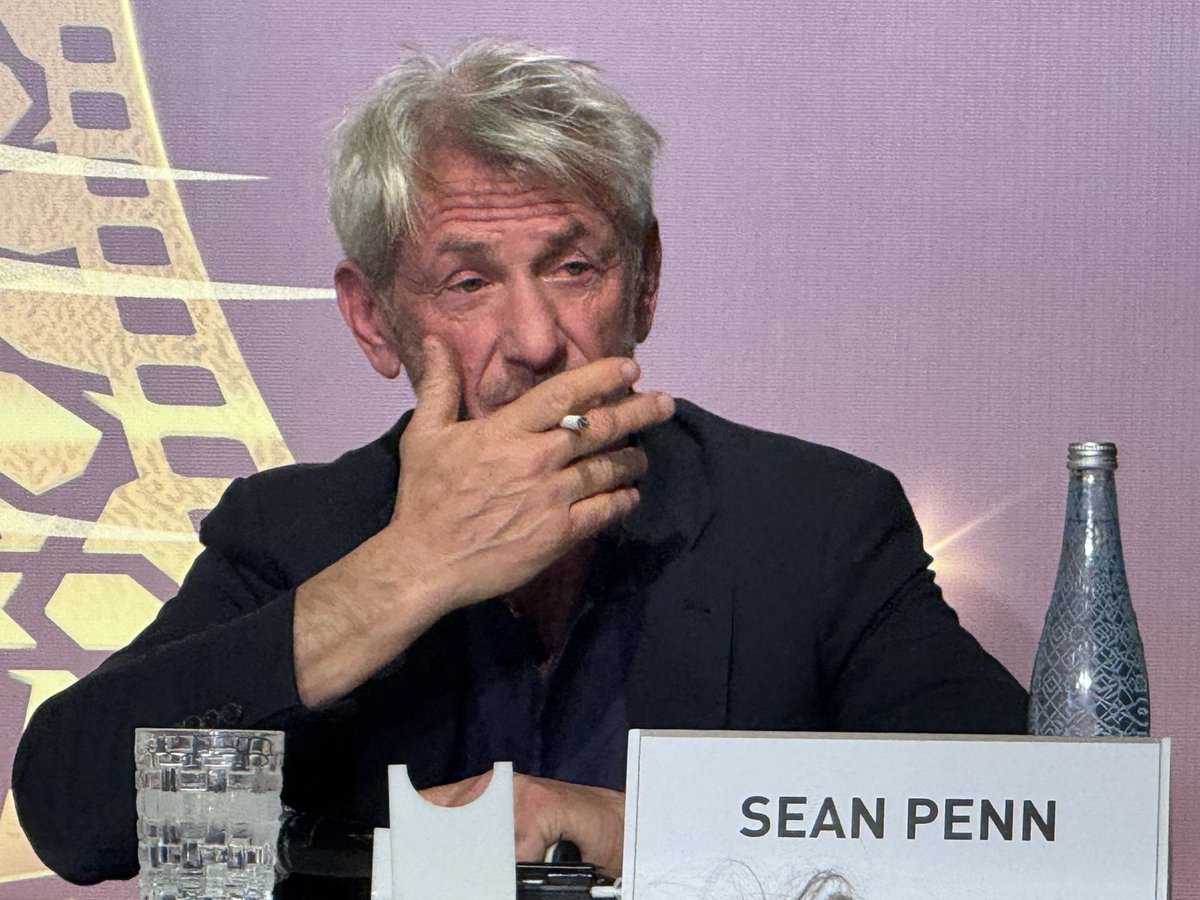 PatrickSimonin's tweet image. L’incroyable #SeanPenn en conférence de presse au ⁦@Marrakech_Fest⁩ en partenariat avec @tv5monde #FIFM #Maroc