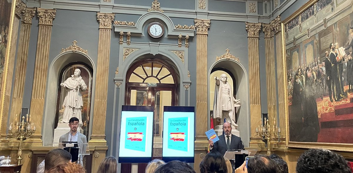 AngelGalanGil's tweet photo. Asistimos hoy en el Senado a la presentación del libro:”La Constitución Española, versión lectura fácil”, magnífico trabajo de la Universidad Rey Juan Carlos y la Fundación Esfera, coordinado por la Profa. Marta Albert. Un buen medio para conocer y entender nuestra Constitución. https://t.co/Yi6zz2c4xc