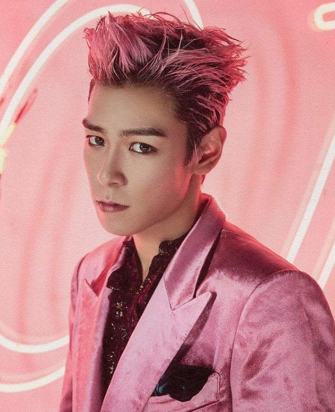 AboutMusicYT's tweet photo. T.O.P plays the role of a retired rapper in Squid Games Season 2, who lost all the money he invested. https://t.co/tUVr6szn6o