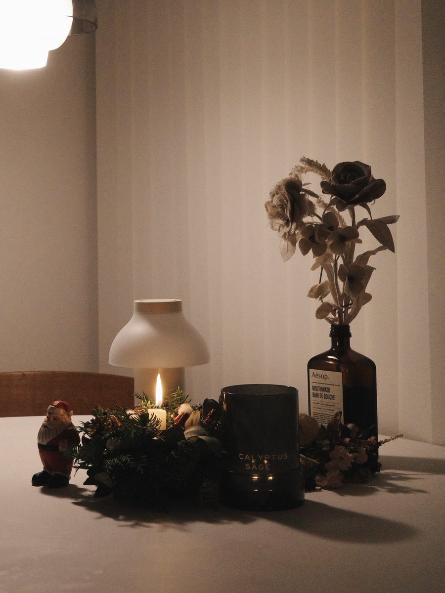 yutaka19890730's tweet photo. 【Dining Table - Christmas Edition】
1枚目、2枚目、3枚目と拡大するとそこには…🎅

-
#A825 #arnejacobsen #fritzhansen 
#J39 #vintage #børgemogensen #FDB
#sevenchair #arnejacobsen #fritzhansen 
#photography #yusukeabe
#interiordesign #christmas 
#アルネヤコブセン #フリッツハンセン #ボーエモーエンセン #ヴィンテージ家具 #阿部裕介